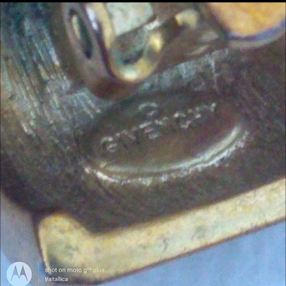 1970s VINTAGE Givenchy Brushed Gold Logo Clip-Ons - Picture 8 of 8